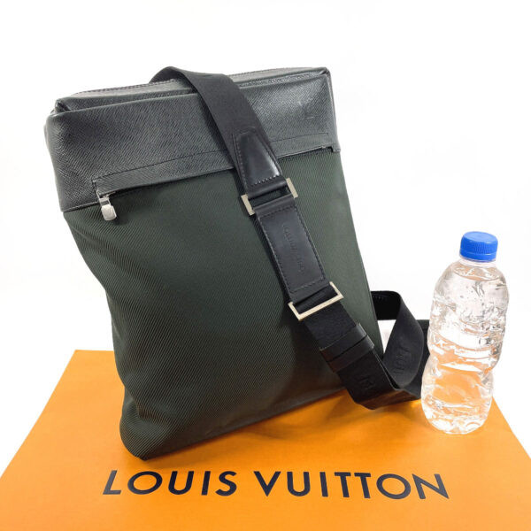 n4034206 30 Louis Vuitton Beluga 2Way Shoulder Bag Taiga Nylon Green