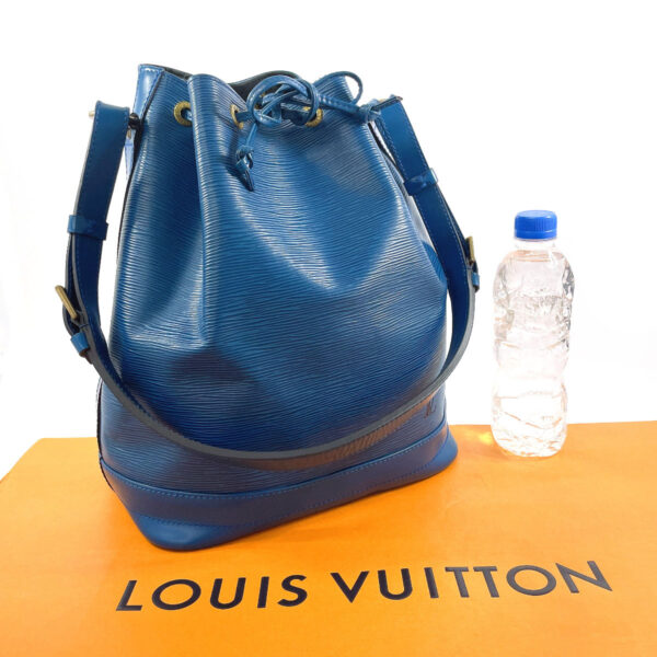 n4044635 2 Louis Vuitton Noe Shoulder Bag Epi Leather Blue