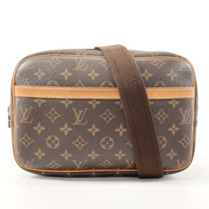 n4075119 1 Louis Vuitton Truth Toilette 28 Pouch Monogram Canvas