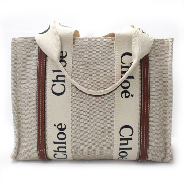 o23 1027 19 1 Chloe Woody Medium Tote Bag White Brown