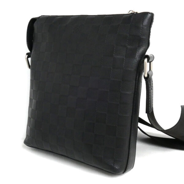 o24 0527 16 2 Louis Vuitton Discovery Messenger BB Shoulder Bag Damier Infini Black