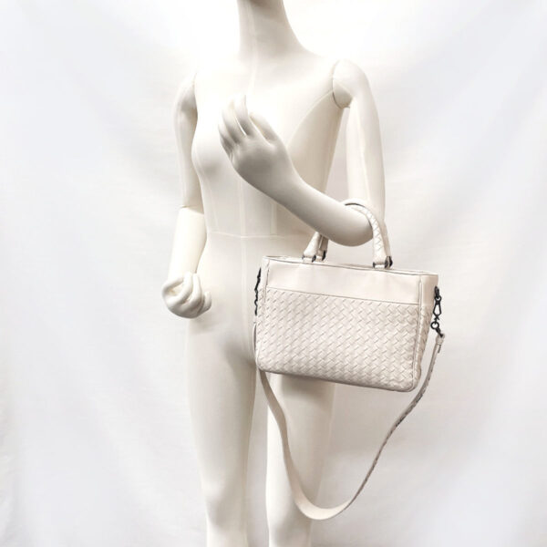 o3081998 11 Bottega Veneta Intrecciato 2Way Handbag Leather White