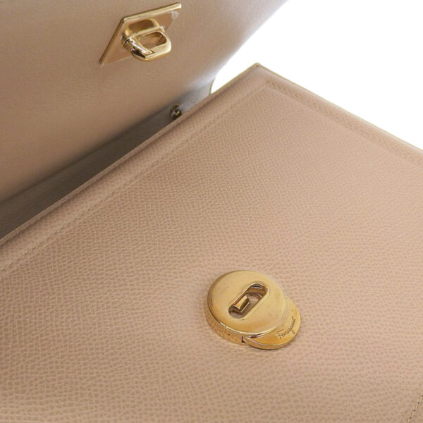 ob1863 5 Ferragamo Vara Shoulder Bag Chain Leather Pink Beige