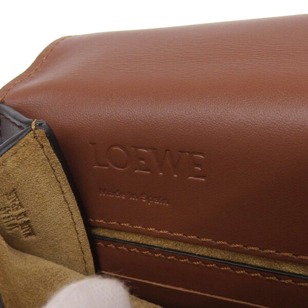 ob1879 7 Loewe Gusset Flat Shoulder Bag Leather Brown