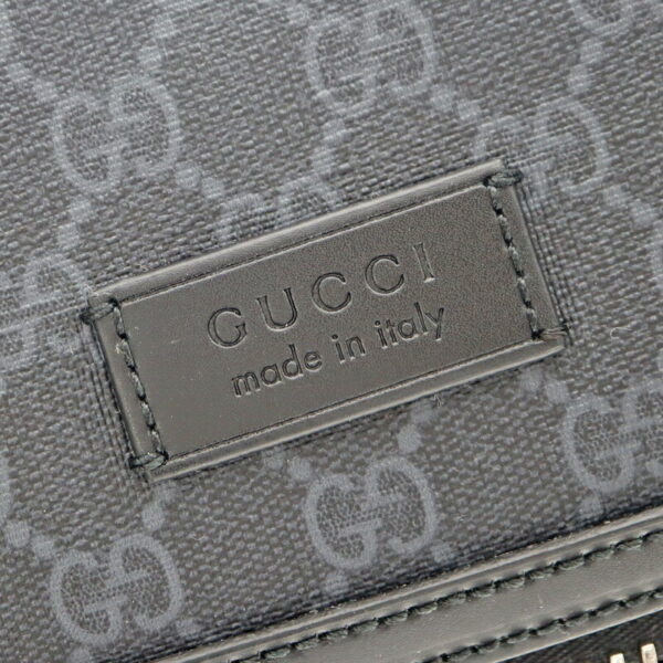 p23 723 11 Gucci Shoulder Bag GG Supreme