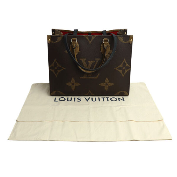 sb24 0712 31 717 Louis Vuitton On the Go MM Tote Bag Monogram Giant Reverse