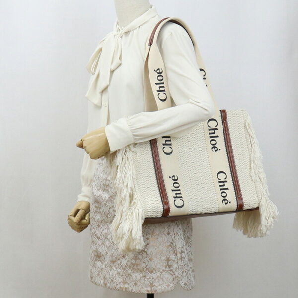 usdcl70841011011 Chloe Woody Medium Tote White