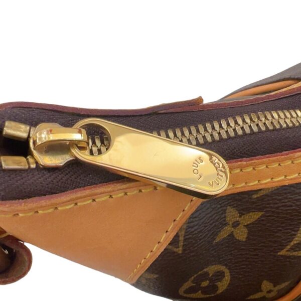 2300040856826 8 Louis Vuitton Thames GM Monogram Handbag