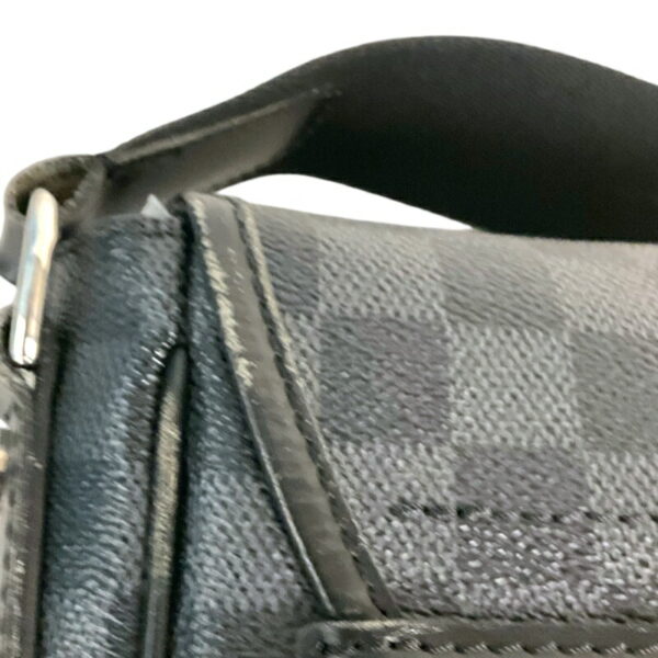 2300040940648 15 Louis Vuitton Daniel MM Damier Graphite Shoulder Bag