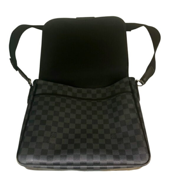 2300040940648 6 Louis Vuitton Daniel MM Damier Graphite Shoulder Bag