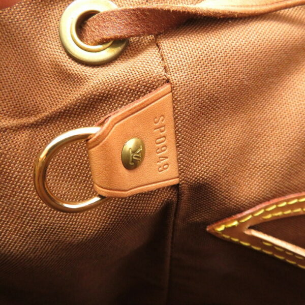 3i0189be5 6 Louis Vuitton Monogram Montsouris MM Rucksack