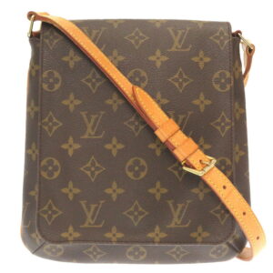 3j0313szb5 1 Louis Vuitton Robusto Leather Business Bag Taiga Black