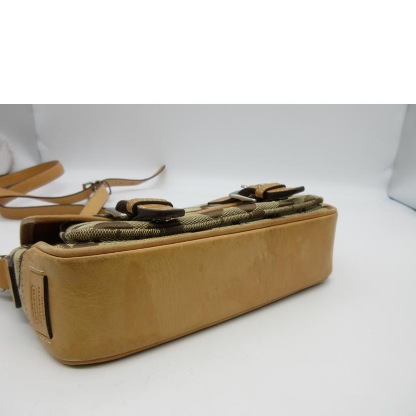 Coach Signature Canvas Shoulder Bag - Image 3