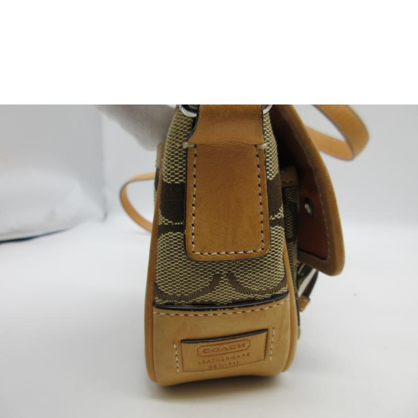 Coach Signature Canvas Shoulder Bag - Image 4