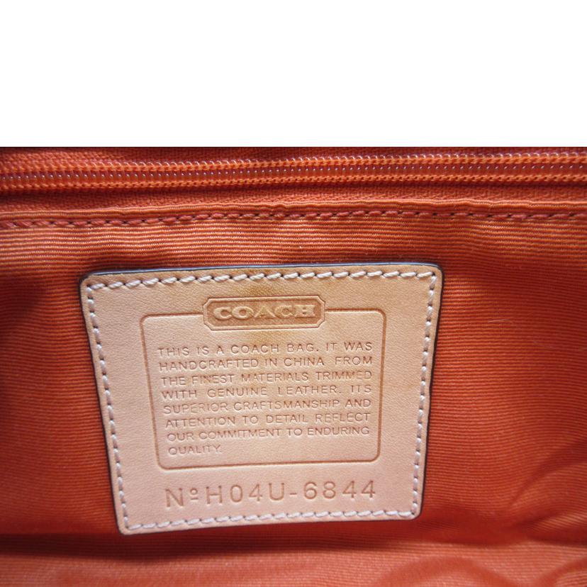 Coach Signature Canvas Shoulder Bag - Image 6
