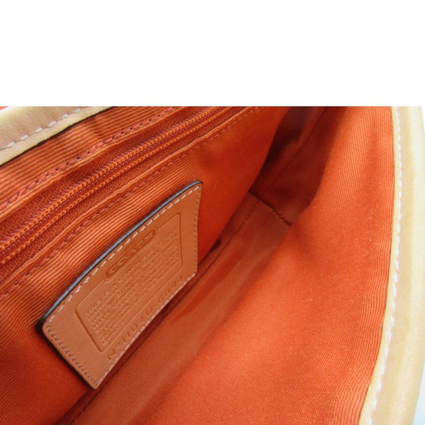 Coach Signature Canvas Shoulder Bag - Image 7