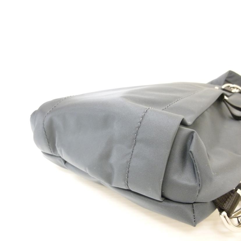 Tumi Nylon Sling Bag - Image 5