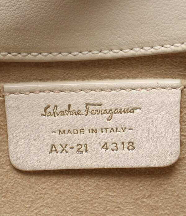 a153447007 4 Salvatore Ferragamo Gancini Handbag