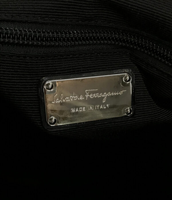 a156626002 4 Salvatore Ferragamo Shoulder Bag