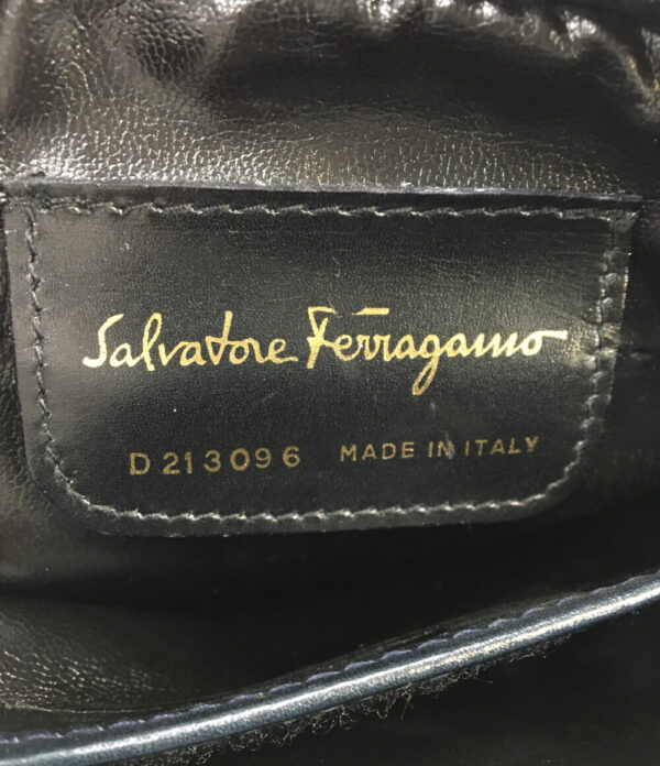 a165944001 4 Salvatore Ferragamo Vara Shoulder Bag