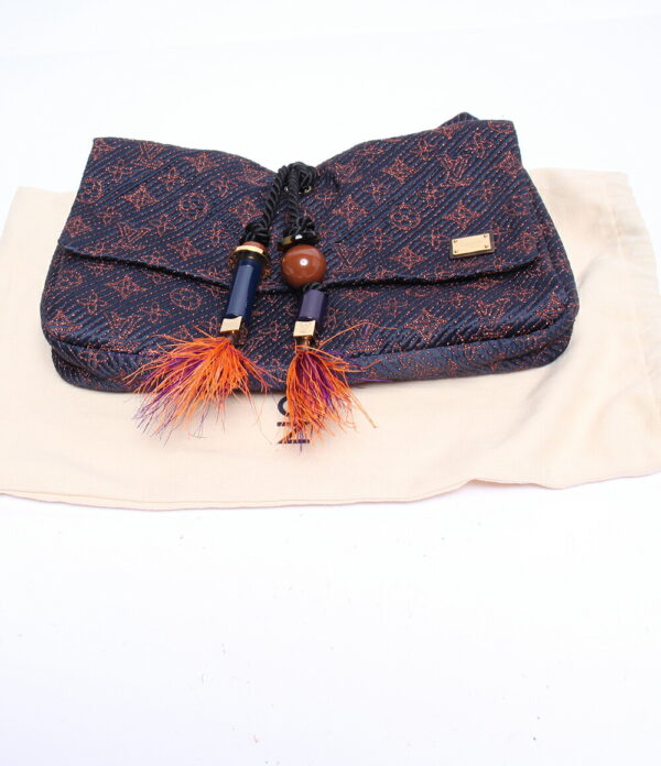 a173112003 8 Louis Vuitton African Queen Clutch Bag