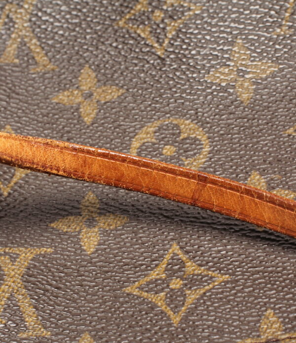 abo0052661 6 Louis Vuitton Pochette Accessoire Monogram Handbag