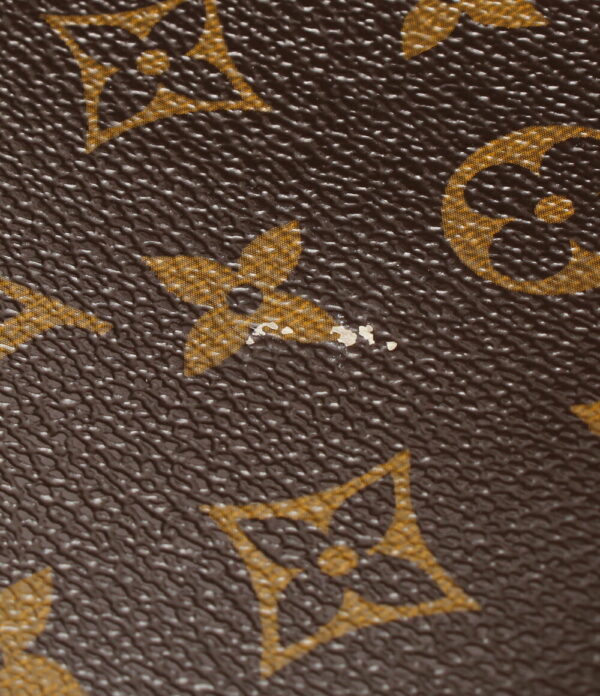 aol0089558 6 Louis Vuitton Totally MM Monogram Tote Bag