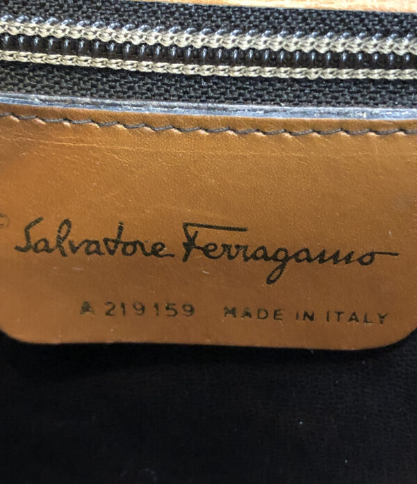 aol0125224 4 Salvatore Ferragamo Shoulder Bag