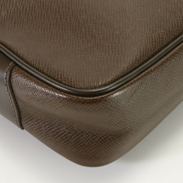 img 01682470 Louis Vuitton Calga Leather Shoulder Bag Taiga