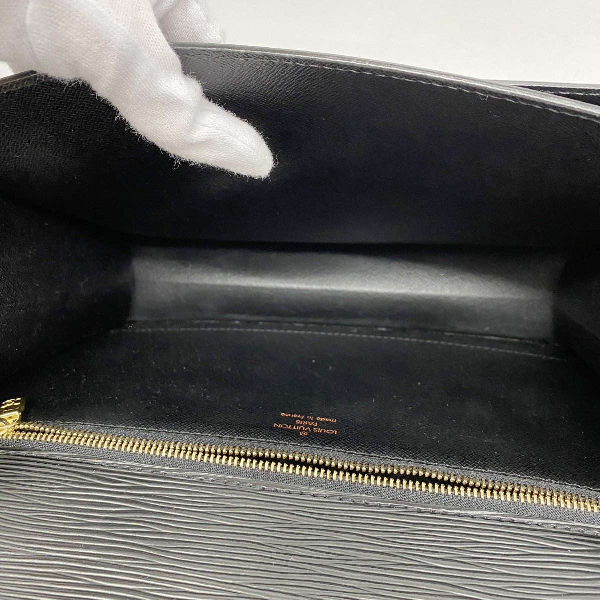 Louis Vuitton Epi Monceau Handbag Black - Image 4