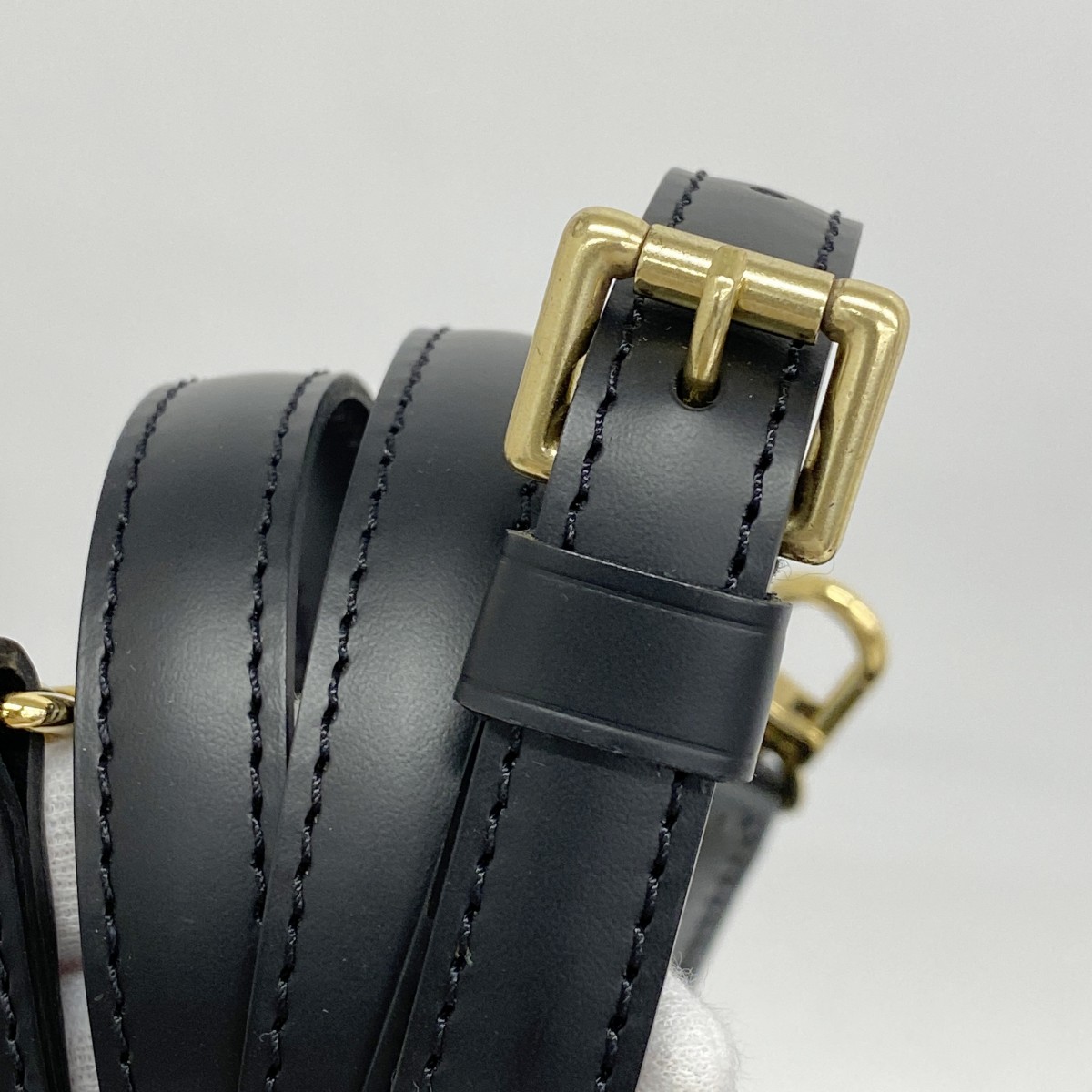Louis Vuitton Epi Monceau Handbag Black - Image 9