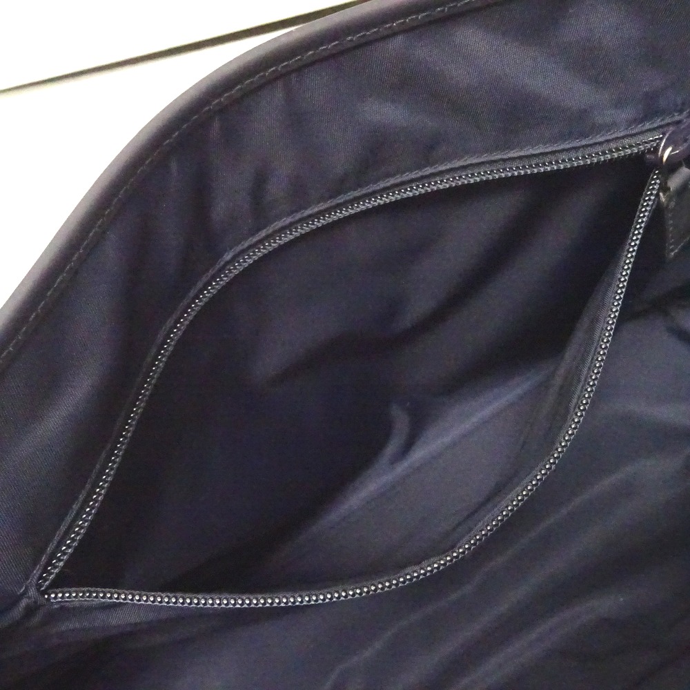 Gucci Guccissima Crossbody Messenger Bag Black - Image 15