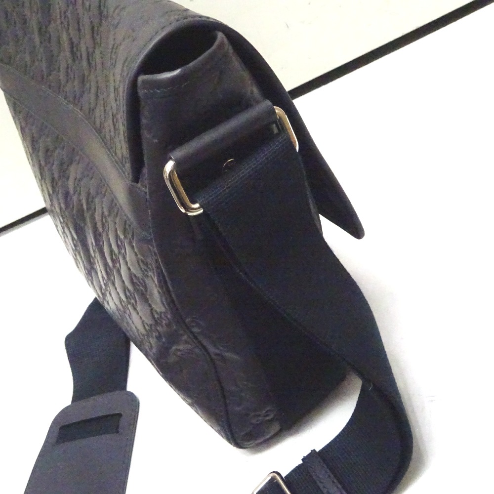 Gucci Guccissima Crossbody Messenger Bag Black - Image 2