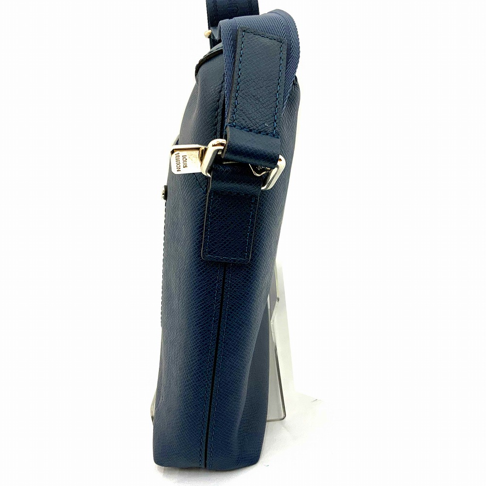 Louis Vuitton Glico Messenger PM Shoulder Bag Taiga Ocean Blue - Image 4